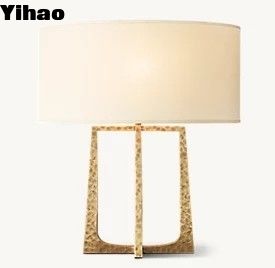 comprar Lâmpadas de mesa de madeira LED de estilo fazenda com base de ferro martelado com sombra de linho oval branco fabricação em linha