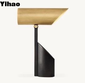 comprar 150 graus gira para cima Tubos de latão sólido Lâmpadas de mesa de cama para sala de estar fabricação em linha