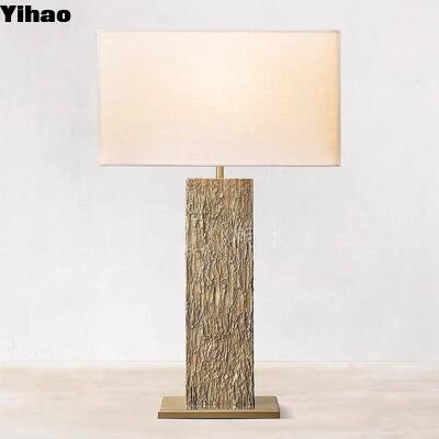 comprar Yihao OEM Custom Vintage Solid Brass LED Lâmpada de Mesa com 2700K Quente Luz Branca e Design Moderno fabricação em linha
