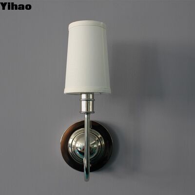 Lâmpada de parede de latão moderna com luz branca quente de 3500K para decoração elegante de casa