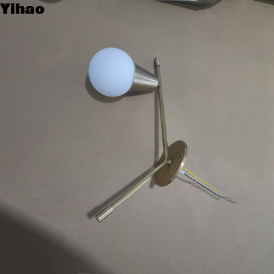 Lâmpada de parede de cobre de estilo industrial com luz branca quente de 2700K para salas de estar modernas