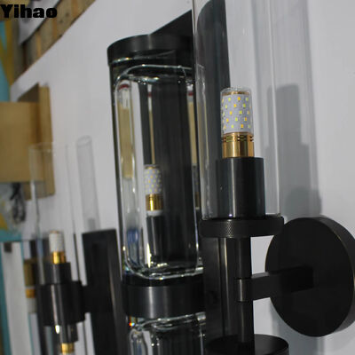 Lâmpada de parede de material de cobre com luz branca quente de 2700K e design moderno para sala de estar e quarto